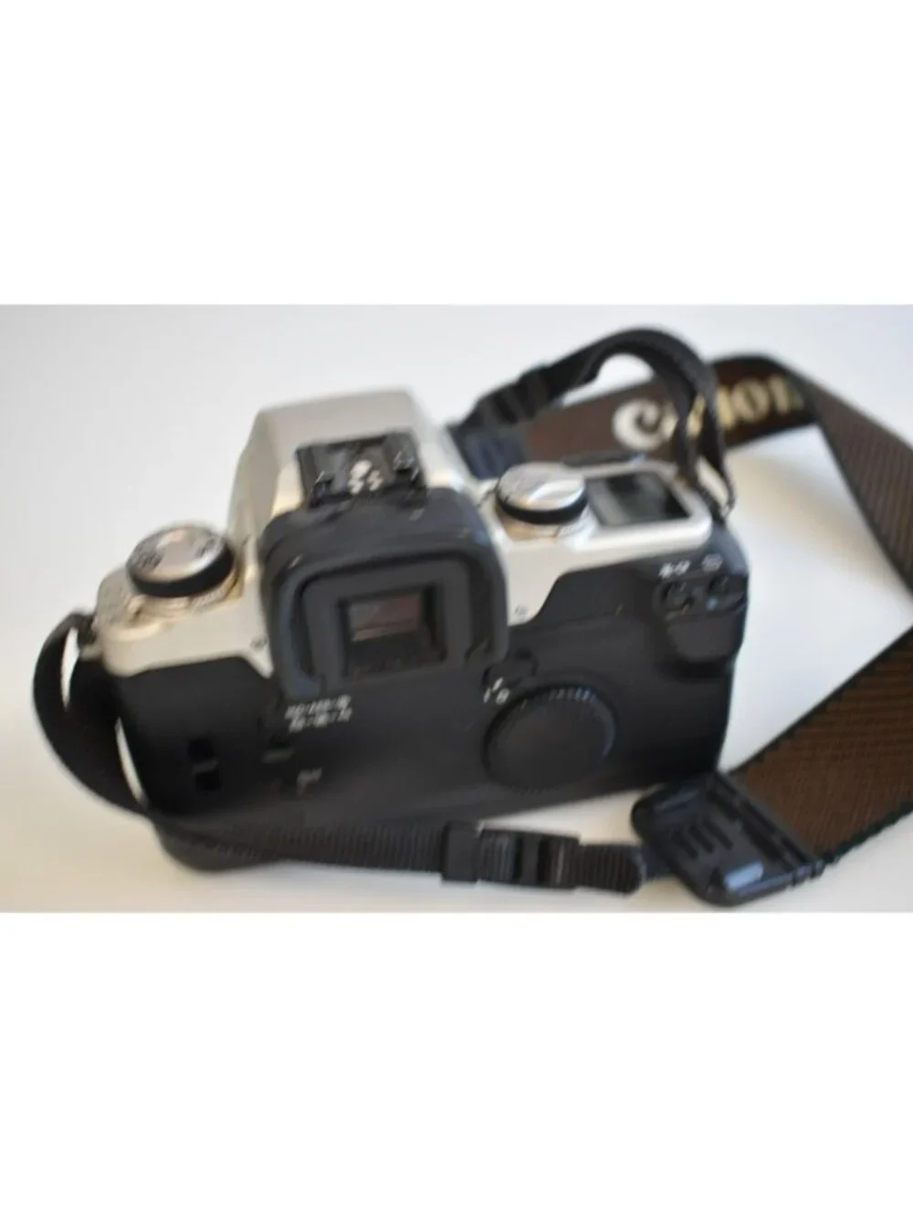 Canon EOS 55 ELAN II SLR 35mm Film Camera Silver 737460 READ